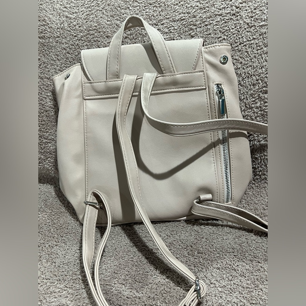 Pale Pink Backpack! - Picture 2 of 4